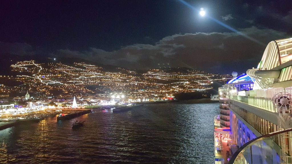 Madeira Funchal bei Nacht Kreuzfahrt