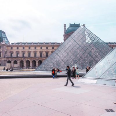 Glaspyramiden am Louvre